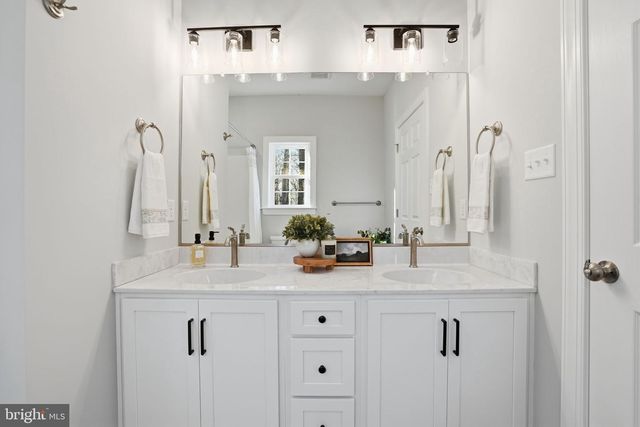 475 FREDERICKS HALL RD, Bumpass, VA 23024