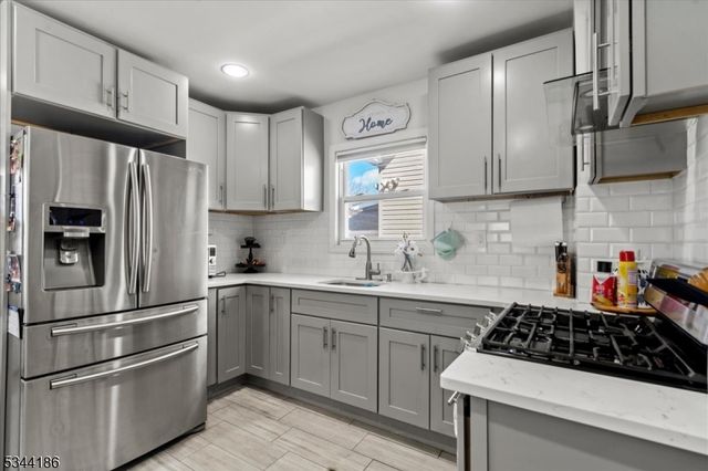 19 Rutherford Pl, North Arlington Boro, NJ 07031