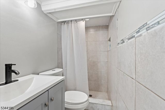 19 Rutherford Pl, North Arlington Boro, NJ 07031