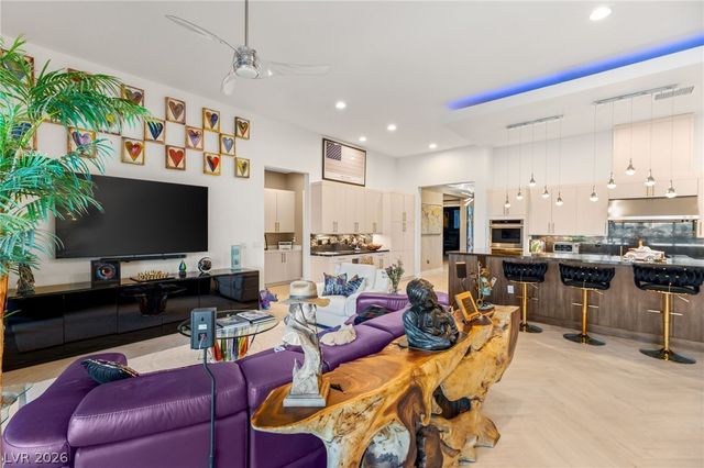 8767 South Tenaya Way, Las Vegas, NV 89113