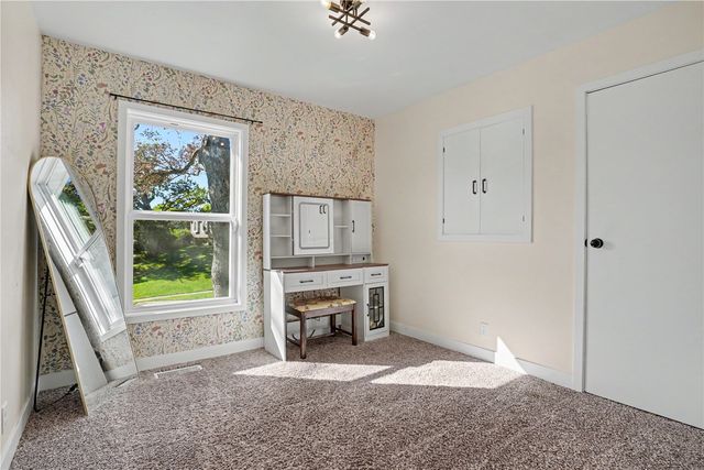 254 NE Brentwood Circle, Cedar Rapids, IA 52402