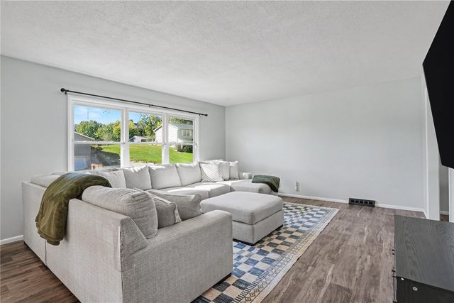 254 NE Brentwood Circle, Cedar Rapids, IA 52402
