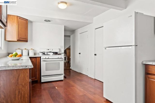 812 Lisbon Ave, Oakland, CA 94601