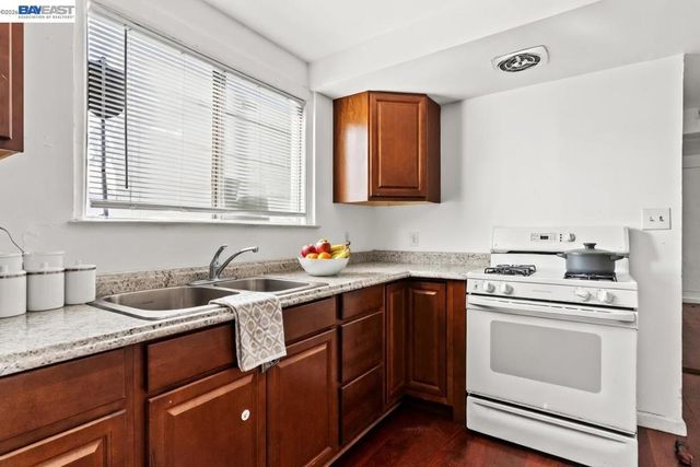 812 Lisbon Ave, Oakland, CA 94601