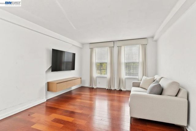 812 Lisbon Ave, Oakland, CA 94601