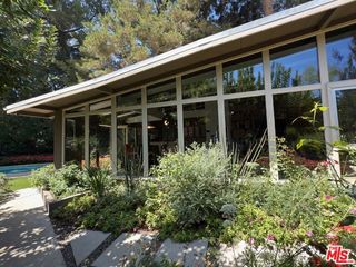 8581 Appian Way, Los Angeles, CA 90046