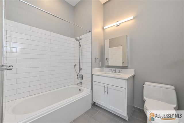 271 Millburn Avenue 2D, Millburn, NJ 07041