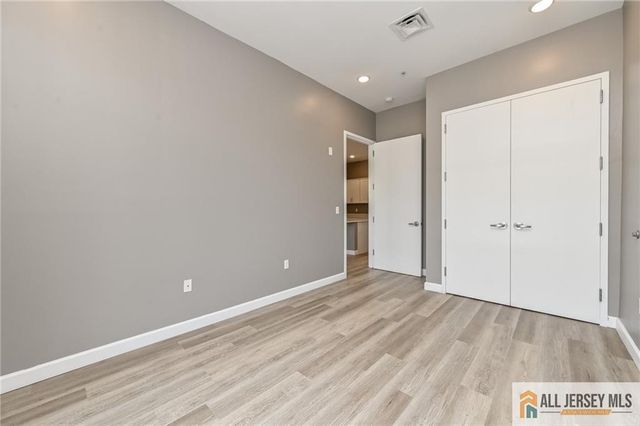 271 Millburn Avenue 2D, Millburn, NJ 07041