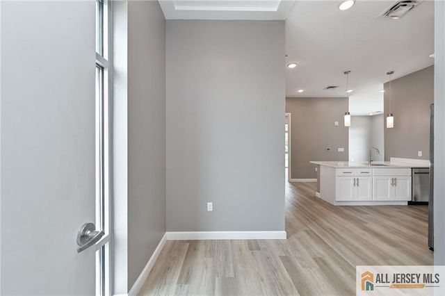 271 Millburn Avenue 2D, Millburn, NJ 07041