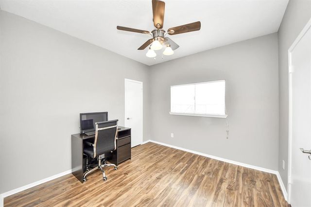 320 N Ranch House Road, Angleton, TX 77515
