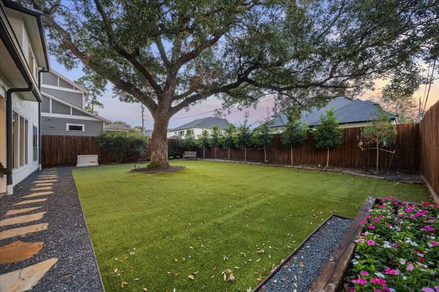 1610 Latexo Drive, Houston, TX 77018