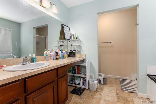 10395 Scarlet Oak Drive, Ypsilanti, MI 48198