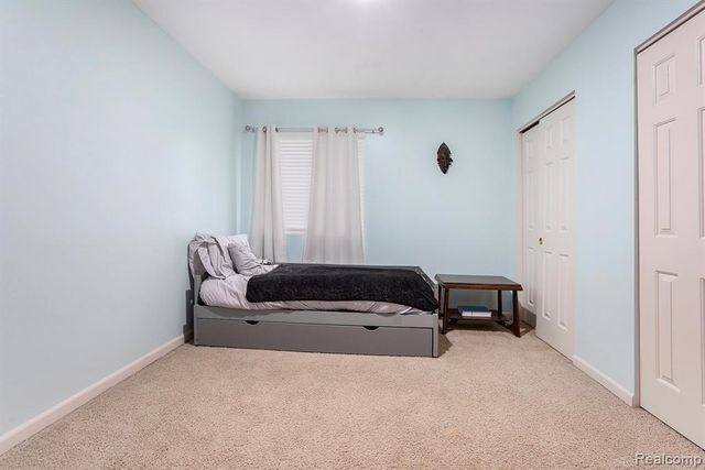 10395 Scarlet Oak Drive, Ypsilanti, MI 48198