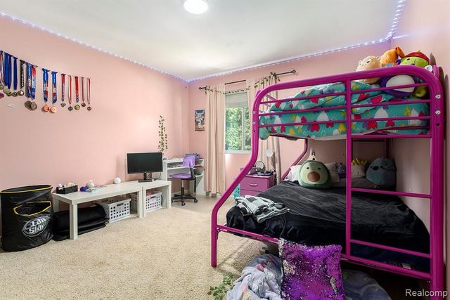 10395 Scarlet Oak Drive, Ypsilanti, MI 48198