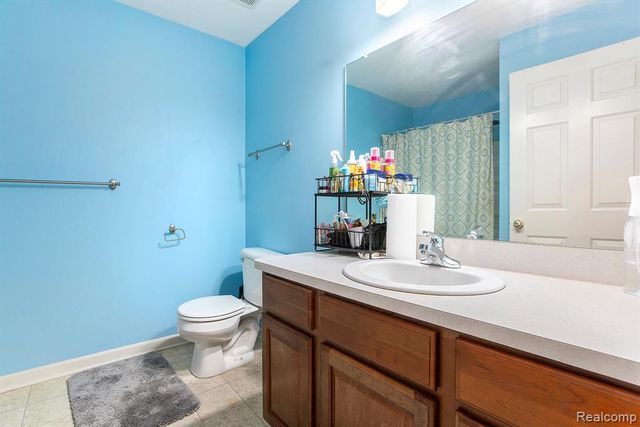 10395 Scarlet Oak Drive, Ypsilanti, MI 48198