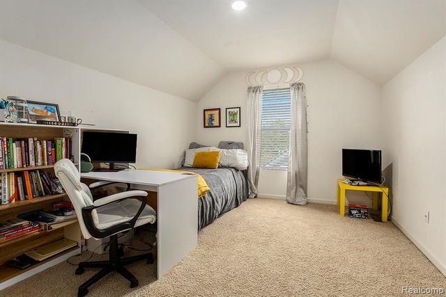 10395 Scarlet Oak Drive, Ypsilanti, MI 48198