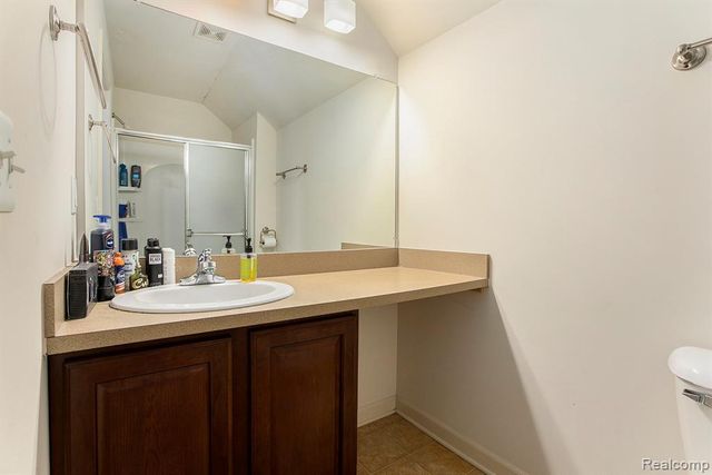 10395 Scarlet Oak Drive, Ypsilanti, MI 48198