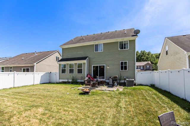 10395 Scarlet Oak Drive, Ypsilanti, MI 48198