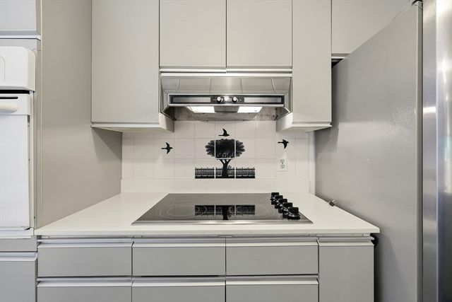 26 Gore Avenue, Hatfield, MA 01038