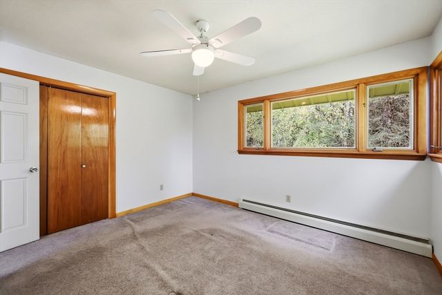 26 Gore Avenue, Hatfield, MA 01038