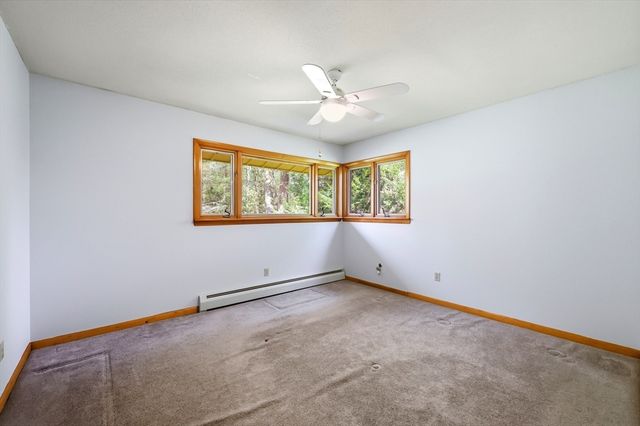 26 Gore Avenue, Hatfield, MA 01038