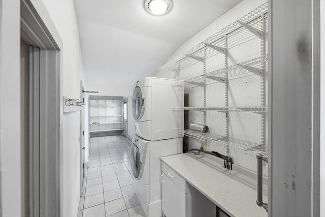 26 Gore Avenue, Hatfield, MA 01038