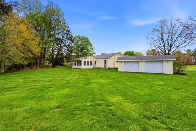 26 Gore Avenue, Hatfield, MA 01038