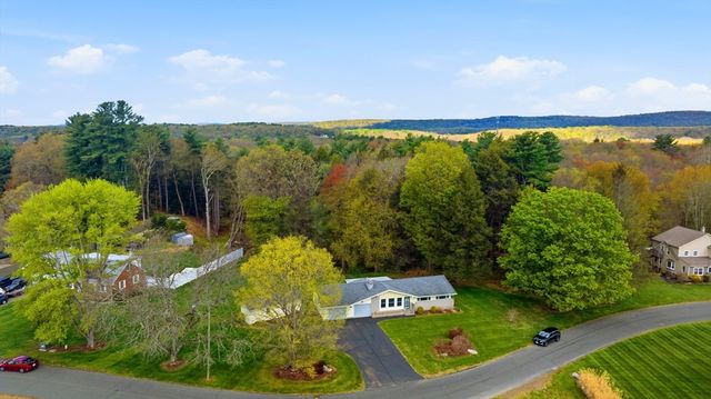 26 Gore Avenue, Hatfield, MA 01038