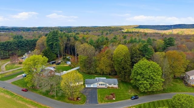 26 Gore Avenue, Hatfield, MA 01038