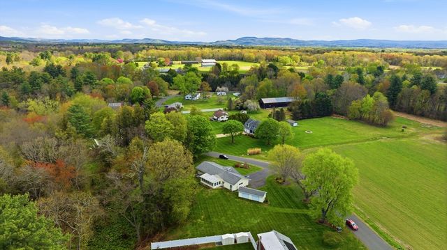 26 Gore Avenue, Hatfield, MA 01038