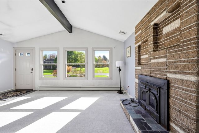 26 Gore Avenue, Hatfield, MA 01038