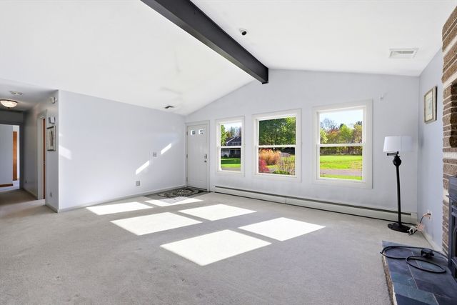 26 Gore Avenue, Hatfield, MA 01038