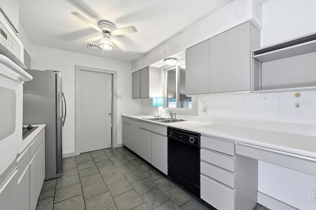26 Gore Avenue, Hatfield, MA 01038