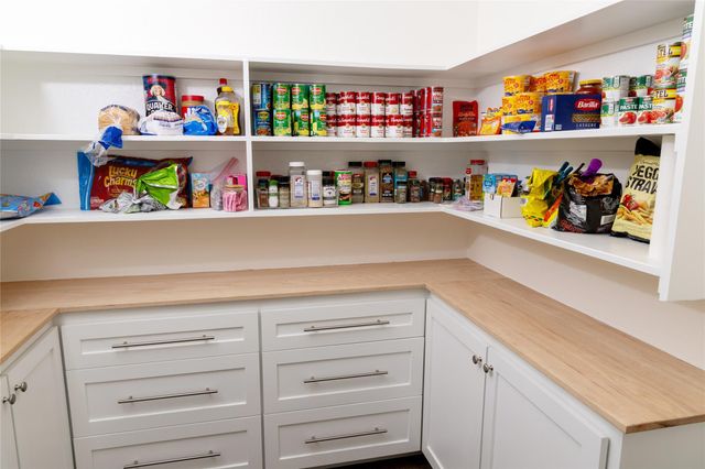 5330 Indian Trail Lane, Brenham, TX 77833