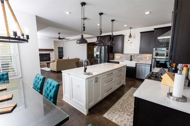 5330 Indian Trail Lane, Brenham, TX 77833