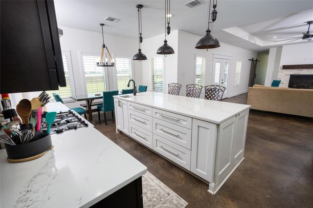 5330 Indian Trail Lane, Brenham, TX 77833