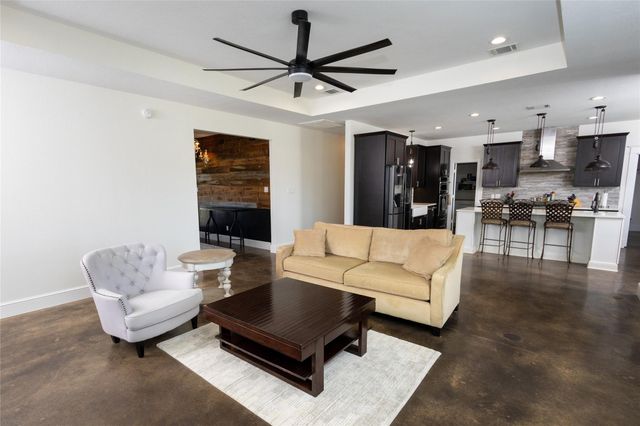 5330 Indian Trail Lane, Brenham, TX 77833