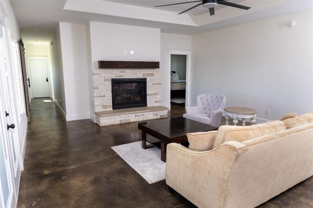 5330 Indian Trail Lane, Brenham, TX 77833