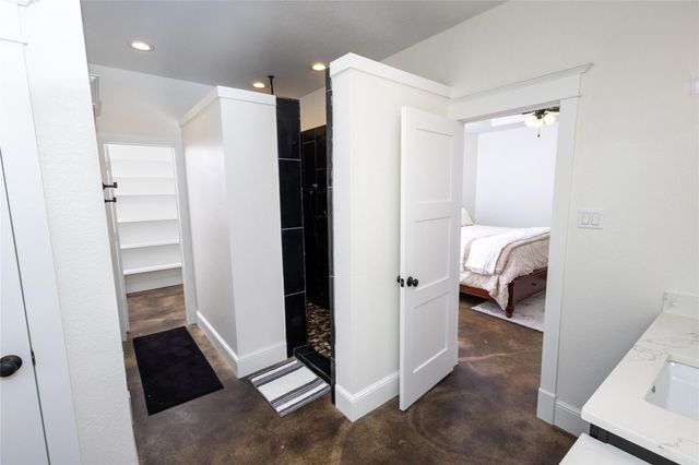 5330 Indian Trail Lane, Brenham, TX 77833