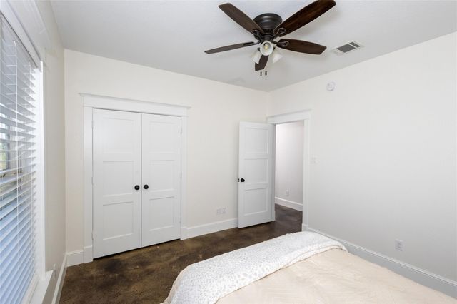 5330 Indian Trail Lane, Brenham, TX 77833