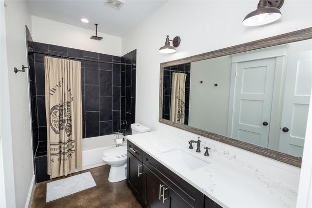 5330 Indian Trail Lane, Brenham, TX 77833