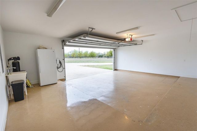 5330 Indian Trail Lane, Brenham, TX 77833