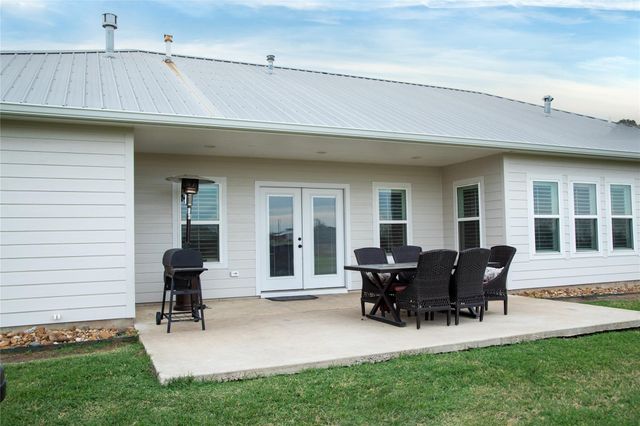 5330 Indian Trail Lane, Brenham, TX 77833