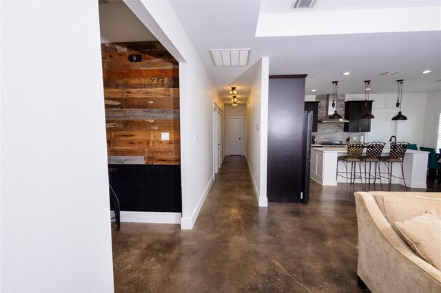 5330 Indian Trail Lane, Brenham, TX 77833