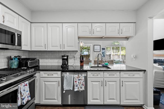 11 KETTLEBROOK DR, Mount Laurel, NJ 08054