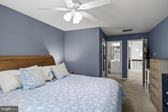 11 KETTLEBROOK DR, Mount Laurel, NJ 08054