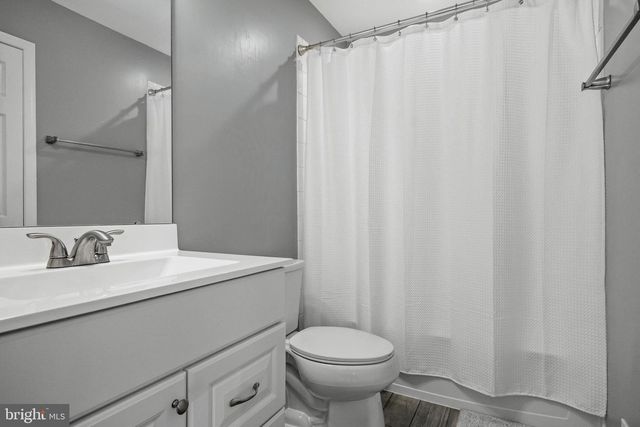 11 KETTLEBROOK DR, Mount Laurel, NJ 08054