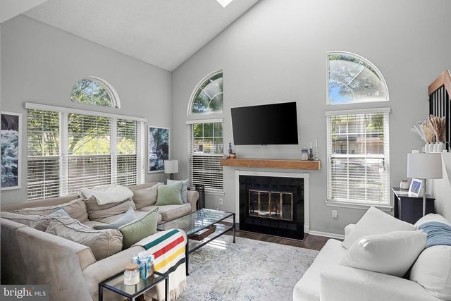 11 KETTLEBROOK DR, Mount Laurel, NJ 08054