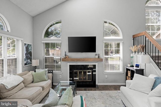 11 KETTLEBROOK DR, Mount Laurel, NJ 08054