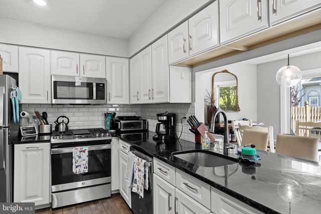 11 KETTLEBROOK DR, Mount Laurel, NJ 08054